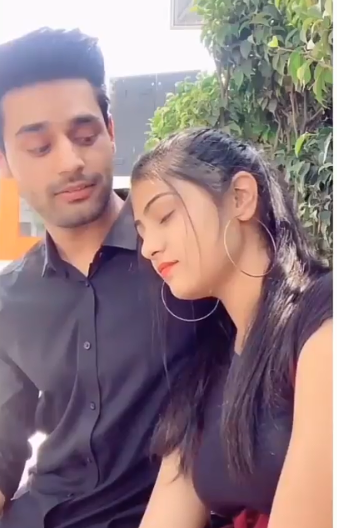 Surbhi Rathore Age, Height, Boyfriend, Net worth, Family, Biography & More 7 Surbhi Rathore with Asheer Ahmad