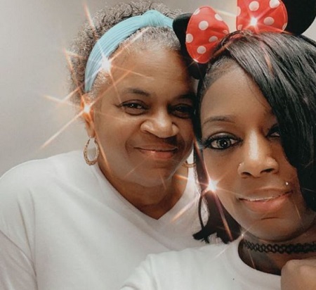Tessica Brown: Wiki, Height, Age, Boyfriend, Net worth, Hair, Biography & More 7 Tessica Brown with her Mother
