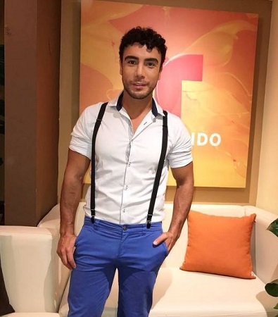Tony Garza (Actor) Age, Height, Wife, Net worth, Family, Biography & More 6 Tony Garza body stats