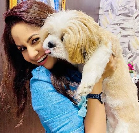 Trina Saha Wiki, Age, Husband, Height, Net worth, Family, Biography & More 21 Trina Saha with her pet dog Ninzuh