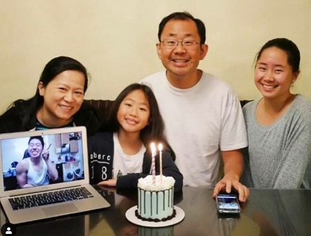 ZHC's father and sisters
