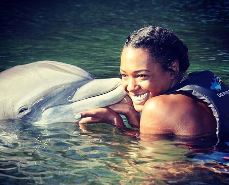 Alise Willis Wiki, Height, Age, Boyfriend, Family, Biography & More 22 Alise Willis adores Dolphin