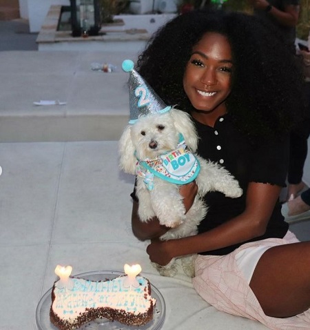 Alise Willis Wiki, Height, Age, Boyfriend, Family, Biography & More 28 Alise Willis has a pet dog Thumper