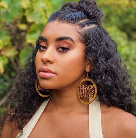 Alycia Pascual-Pena Wiki, Height, Age, Boyfriend, Family, Biography & More 21 Alycia Pascual-Pena is a big supporter of Black Lives Matter