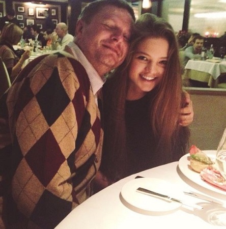 An old photo of Alesya Kafelnikova with her dad Yevgeny Kafelnikov