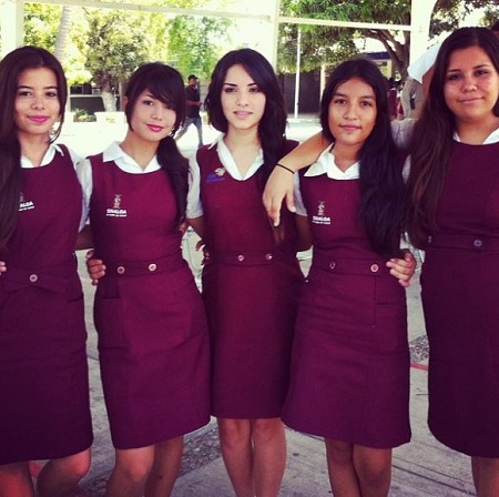 Kimberly Loaiza Wiki, Height, Age, Boyfriend, Family, Biography & More 23 An old photo of Kimberly Loaiza with her friends