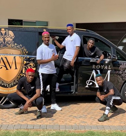 Andile Mpisane - Wiki, Age, Girlfriend, Net worth, Biography & More 3 Andile Mpisane and friends