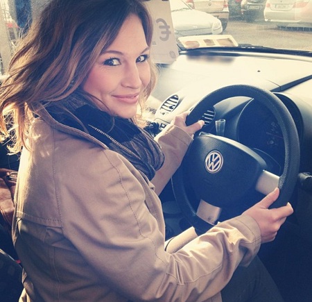 Anna Saccone Joly - Wiki, Age, Husband, Net worth, Family, Bio & More 27 Anna Saccone Joly's first car was a Volkswagen Beetle