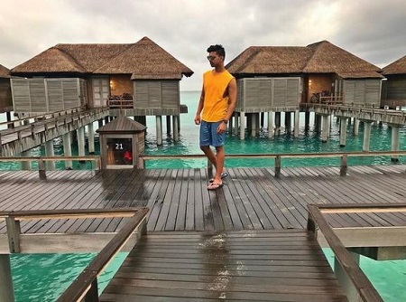 Anshul Garg Wiki, Age, Wife, Net worth, Family, Biography & More 16 Anshul Garg at Maldives