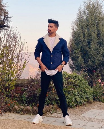 Anshul Garg Wiki, Age, Wife, Net worth, Family, Biography & More 9 Anshul Garg height