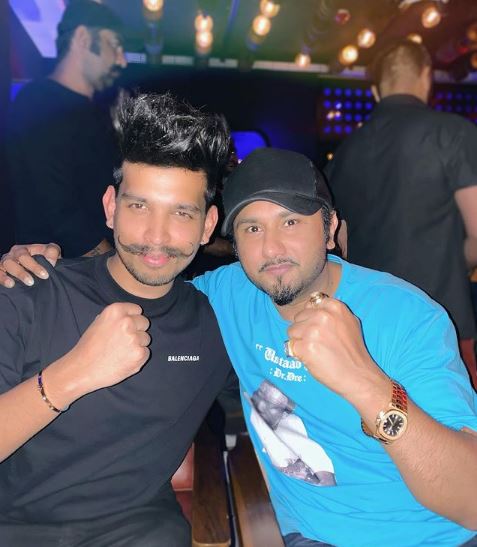 Anshul Garg Wiki, Age, Wife, Net worth, Family, Biography & More 15 Anshul Garg with his ideal Honey singh