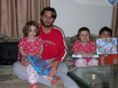 Aqsa Afridi (Shahid Afridi's Daughter) Wiki, Age, Family, Biography & More 8 Aqsa Afridi childhood picture with her father and siblings