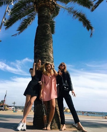 Ari Fournier with her friends