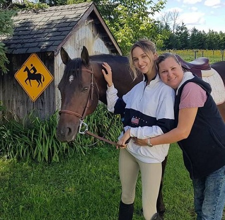 Ari Fournier with her mother Chantal T&eacute;treault