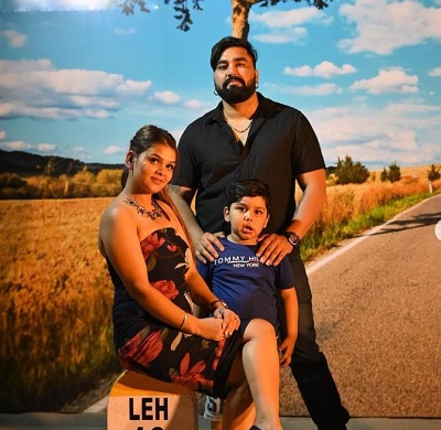 Armaan Malik (Tiktok Star) Wiki, Age, Wife, Family, Height, Biography & More 13 Armaan Malik with his first wife Payal Malik and son Chirayu Malik
