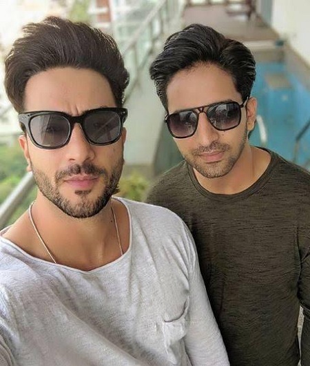 Arslan Goni - Bio, Height, Age, Girlfriend, Family, Wiki & More 14 Arslan Goni and Aly Goni are cousins