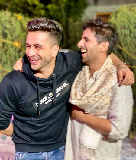 Arslan Goni - Bio, Height, Age, Girlfriend, Family, Wiki & More 3 Arslan Goni clicked with Aly Goni