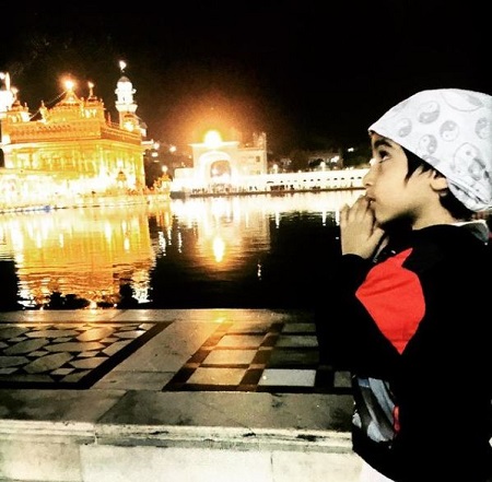Parveen Shahani Wiki (Emraan Hashmi’s Wife) Age, Children, Biography & More 17 Ayaan Hashmi at Golden Temple