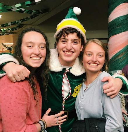 Benson Boone Wiki, Height, Age, Girlfriend, Family, Biography & More 4 Benson Boone with his sisters Kaylee Boone and Natalee Boone