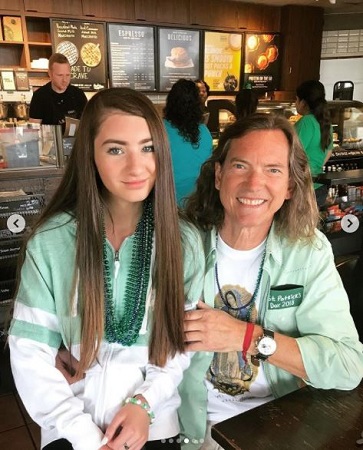 Bill Hutchinson Wiki, Age, Wife, Net worth, Family, Biography & More 3 Bill Hutchinson with her daughter Annabelle Hutchinson