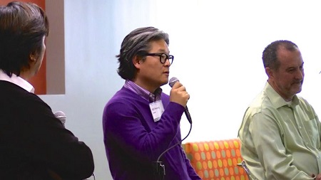 Bill Hwang Wiki, Age, Wife, Net worth, Family, Biography & More 8 Bill Hwang during a meeting