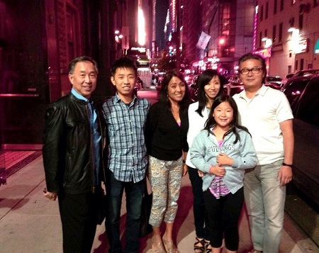 Bill Hwang Wiki, Age, Wife, Net worth, Family, Biography & More 5 Bill Hwang with his family members including Bill, Becky, and Anna Hwang