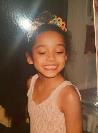 Yana Perrault: Bio, Height, Age, Boyfriend, Family, Wiki & More 3 Childhood photo of Yana Perrault