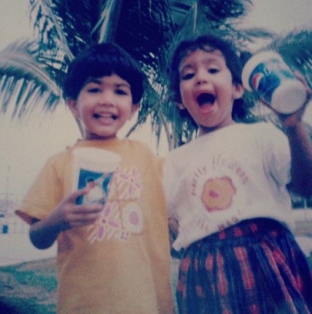 Faria Abdullah Wiki, Height, Age, Boyfriend, Family, Biography & More 4 Childhood photo with her sibling