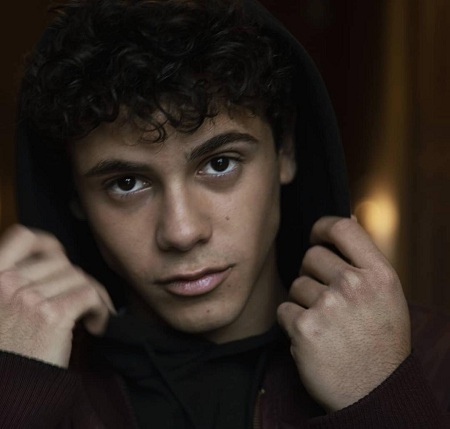 Christian Roberto facial features