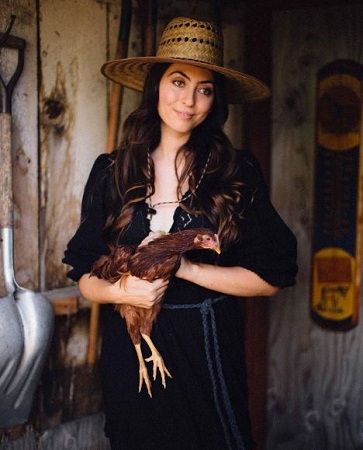 Claire Andrew bio