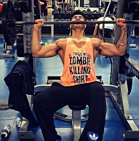 Damian Romeo Wiki, Height, Age, Girlfriend, Family, Biography & More 11 Damian Romeo at Gym