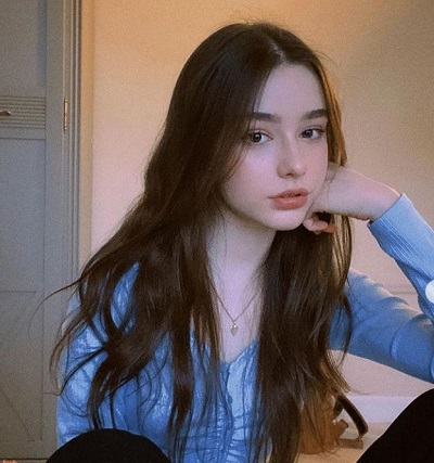 Dasha Taran Wiki, Height, Age, Boyfriend, Family, Biography & More 6 Dasha Taran body measurements