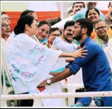 Debangshu Bhattacharya (TMC) Wiki, Age, Family, Education, Biography & More 8 Debangshu Bhattacharya with Mamta Baneerjee