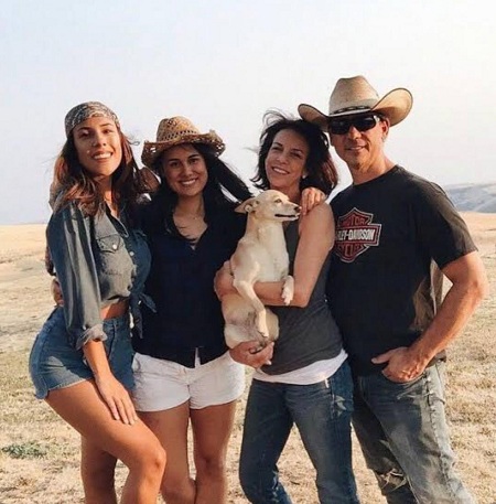 Devin Brugman Wiki, Height, Age, Boyfriend, Family, Biography & More 7 Devin Brugman with her family