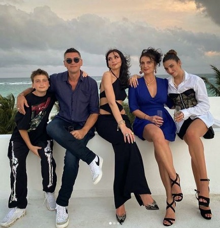 Dukagjin Lipa Wiki, Age, Wife, Net worth, Family, Biography & More 18 Dukagjin Lipa with his wife Anesa Lipa, kids Dua Lipa, Rina Lipa, and Gjin Lipa