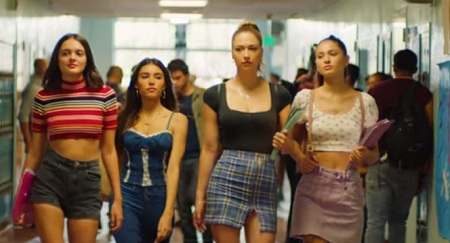 Elsie Hewitt Wiki, Height, Age, Boyfriend, Family, Biography & More 22 Elsie Hewitt in Graduation music video