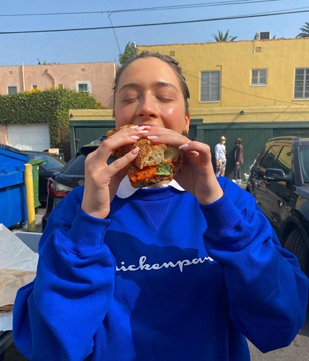 Elsie Hewitt Wiki, Height, Age, Boyfriend, Family, Biography & More 6 Elsie Hewitt is a big foodie