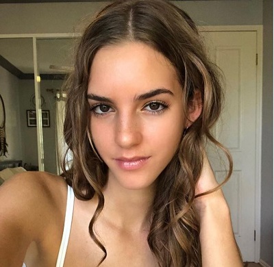 Emily Feld Early Life, Parents & Siblings