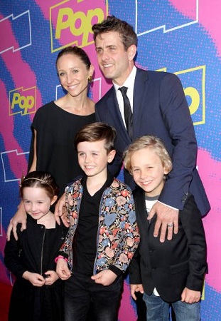 Griffin McIntyre - Bio, Height, Age, Girlfriend, Family, Wiki & More 6 Griffin McIntyre with his dad Joey McIntyre, mom Barrett Williams, sister Kira McIntyre, and brother Rhys McIntyre