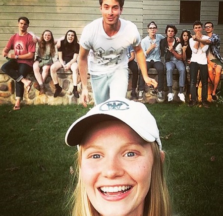 Hadley Robinson Wiki, Height, Age, Boyfriend, Family, Biography & More 6 Hadley Robinson with her college friends