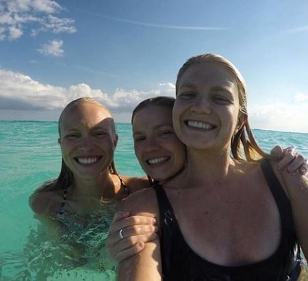 Hadley Robinson Wiki, Height, Age, Boyfriend, Family, Biography & More 9 Hadley Robinson with her sisters Kate Robinson and Emily Robinson