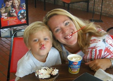 Jack Wright Wiki, Height, Age, Girlfriend, Family, Biography & More 6 Jack Wright childhood photo with his mother Joy Bloom Wright