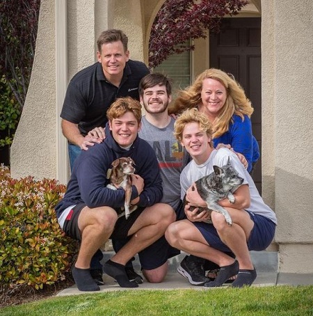 Jack Wright Wiki, Height, Age, Girlfriend, Family, Biography & More 10 Jack Wright with his dad Will Wright, mom Joy Bloom Wright, brothers Thomas Wright, and James Wright