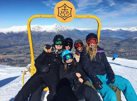 Jade Ma - Wiki, Height, Age, Boyfriend, Family, Biography & More 21 Jade Ma loves ice skiing