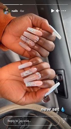 Jay Love Wiki, Height, Age, Boyfriend, Family, Biography & More 9 Jay Love showing her beautiful nails.