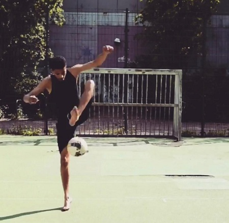 Jeremias Amoore - Bio, Height, Age, Girlfriend, Family, Wiki & More 22 Jeremias Amoore is a skilled football player