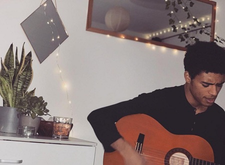 Jeremias Amoore - Bio, Height, Age, Girlfriend, Family, Wiki & More 20 Jeremias Amoore plays guitar