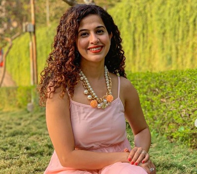 Kamiya Jani: Bio, Height, Age, Husband, Family, Wiki & More 7 Kamiya Jani body measurements