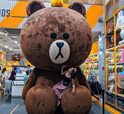 Kamiya Jani: Bio, Height, Age, Husband, Family, Wiki & More 26 Kamiya Jani likes giant teddies