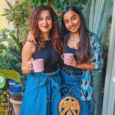 Kamiya Jani: Bio, Height, Age, Husband, Family, Wiki & More 13 Kamiya Jani with Prajakta Kohli
